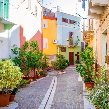 The Courtyard By The Seaside Calasetta